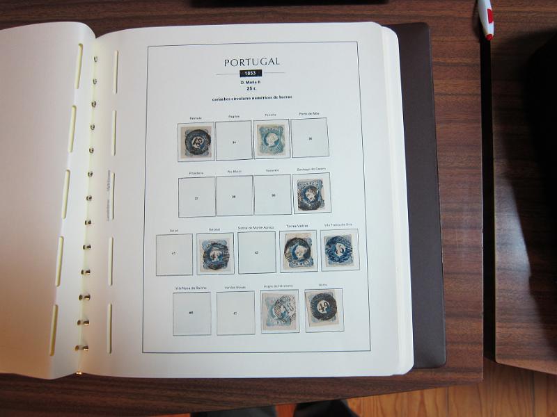 0015 (4).jpg -     Lote:    15      Marcofilia      Lotes Especiais       Descrição:      Portugal.   Colecção especializada de marcas numéricas das 1.ª e 2.ª reformas em selos de 25 reis, desde D. Maria II até D. Luís I, de frente. Lote a ver.        Lote       Valor Base:     &euro; 1.500,00     Valor Venda:     &euro; 3.000,00     